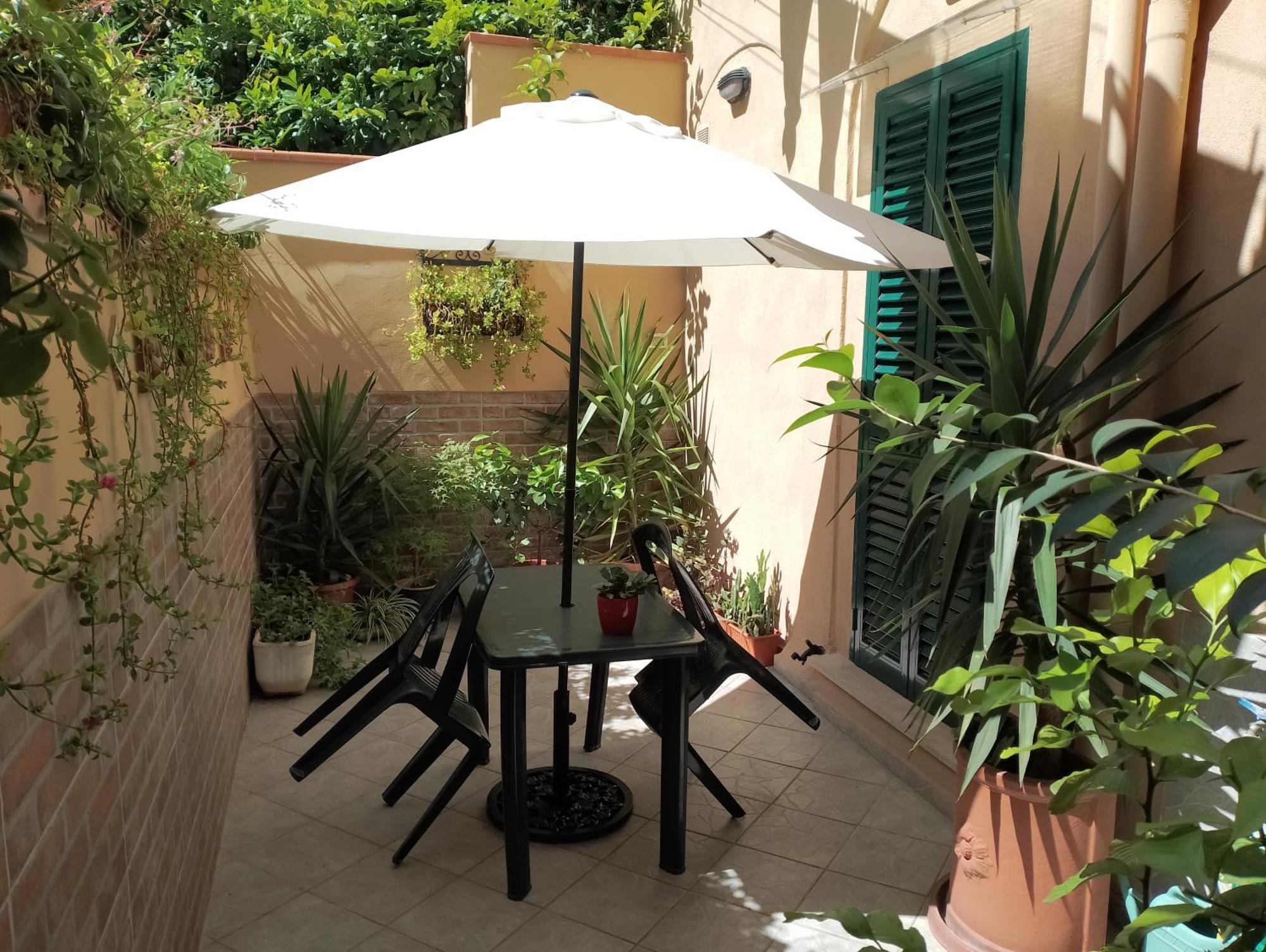 Il Piccolo Eden - Private Garden Apartment Livorno Exterior foto