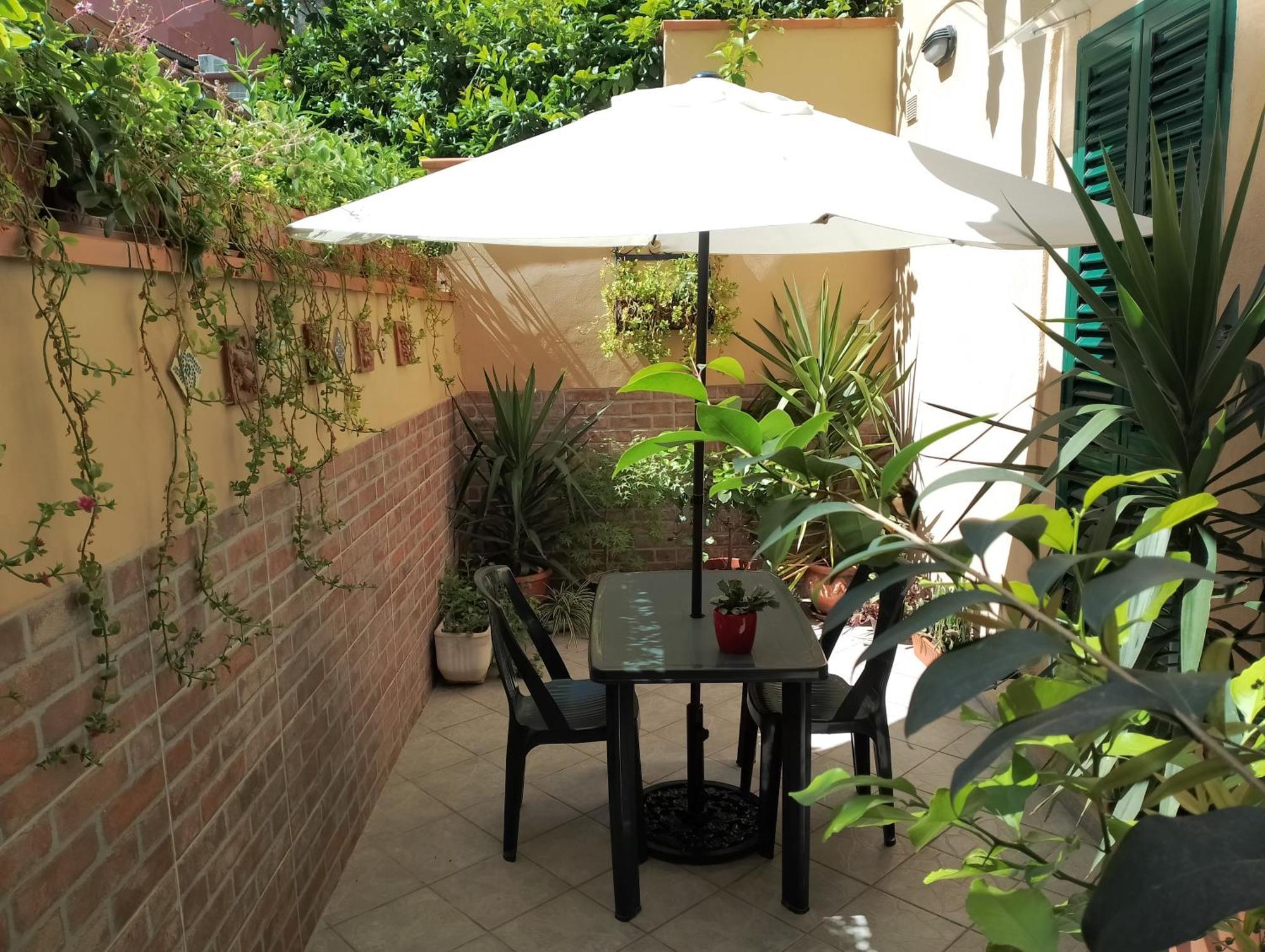 Il Piccolo Eden - Private Garden Apartment Livorno Exterior foto